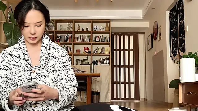 Snapshot of grandeeney chatting on 11-03-25, 05:42 grandeeney online show from 11-03-25, 05:42