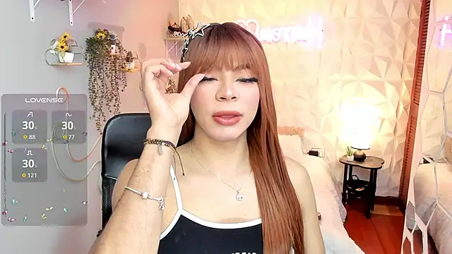 hurrencam online show from 12-04-25, 12:58