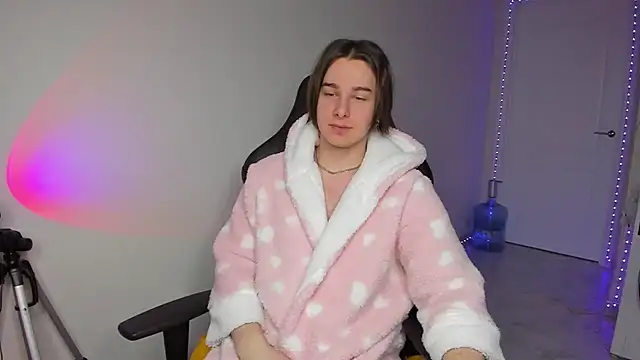 Vincent Strong online show from 01-03-25, 07:27