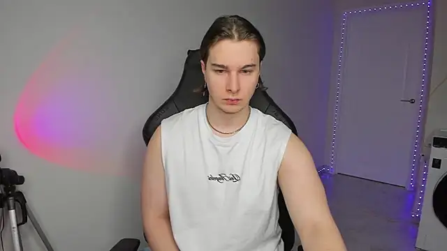 Vincent Strong online show from 02-03-25, 07:40