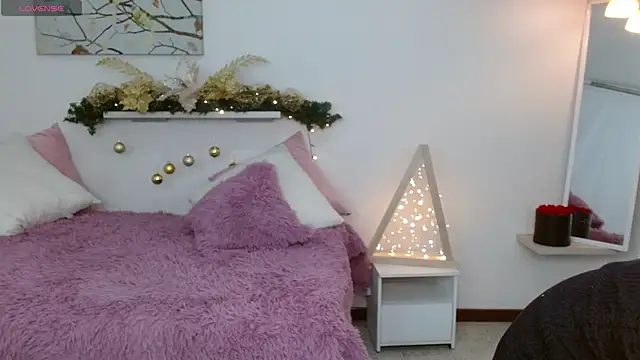 sofia perez    online show from 11-28-25, 09:28