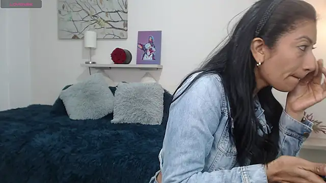 sofia perez    online show from 01-11-26, 08:03