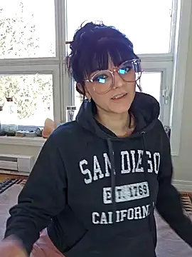 Snapshot of anyalikestosuck chatting on 02-05-25, 08:57 anyalikestosuck online show from 02-05-25, 08:57