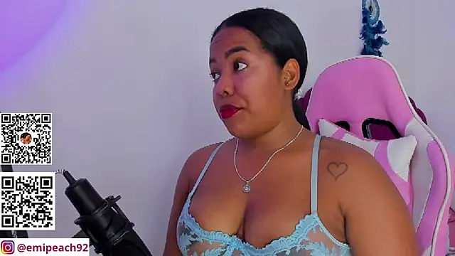 Snapshot of samanthaabloom chatting on 06-11-26, 12:32 samanthaabloom online show from 06-11-26, 12:32