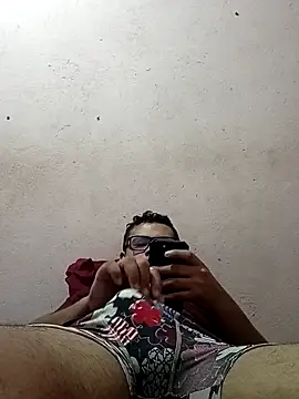 Snapshot of Novin18RJ chatting on 02-18-25, 01:44 Novin18RJ online show from 02-18-25, 01:44