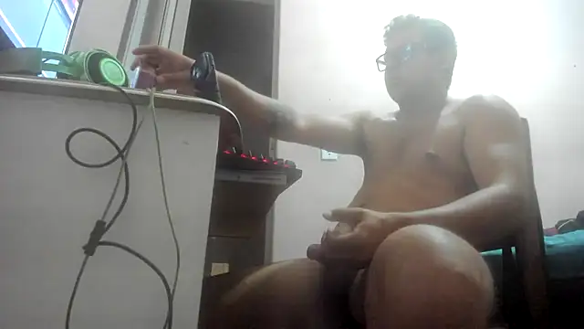 Snapshot of Novin18RJ chatting on 03-14-25, 07:48 Novin18RJ online show from 03-14-25, 07:48