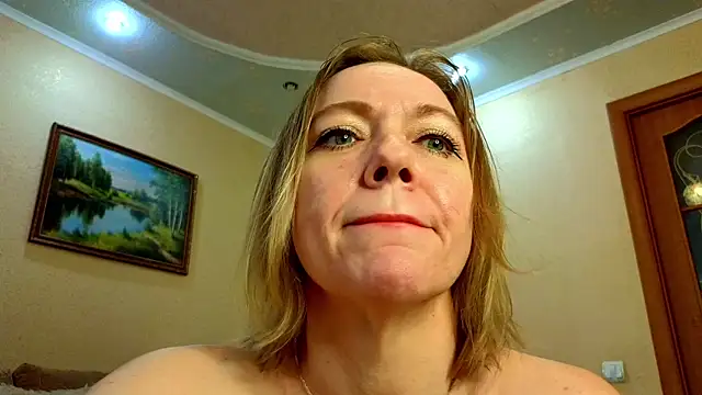 Snapshot of YourQueenX chatting on 06-11-26, 05:27 YourQueenX online show from 06-11-26, 05:27