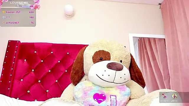 Snapshot of Tyra_Privacy chatting on 12-06-24, 09:32 Tyra Privacy online show from 12-06-24, 09:32