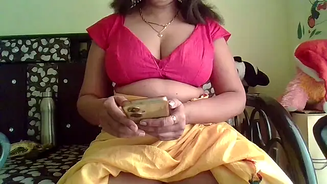 Snapshot of NautyBabe chatting on 03-08-25, 11:58 NautyBabe online show from 03-08-25, 11:58