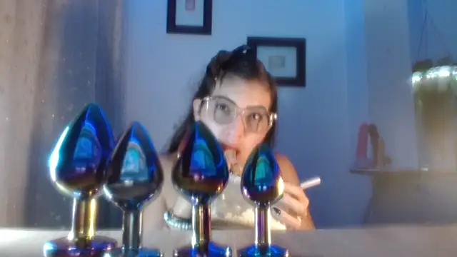 DaMikaela  online show from 02-02-26, 05:11