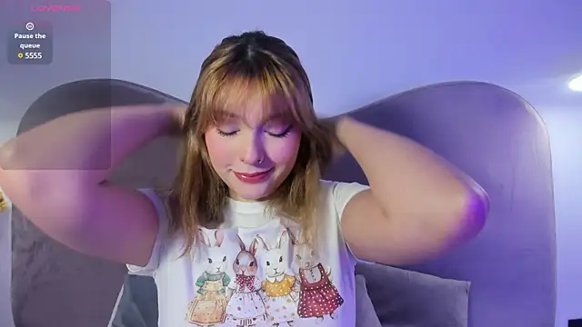 Snapshot of Ania_jones chatting on 02-17-25, 08:26 Ania jones online show from 02-17-25, 08:26