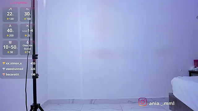 Snapshot of Ania_jones chatting on 02-27-25, 02:42 Ania jones online show from 02-27-25, 02:42