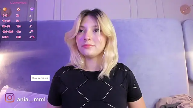 Snapshot of Ania_jones chatting on 09-25-25, 08:12 Ania jones online show from 09-25-25, 08:12