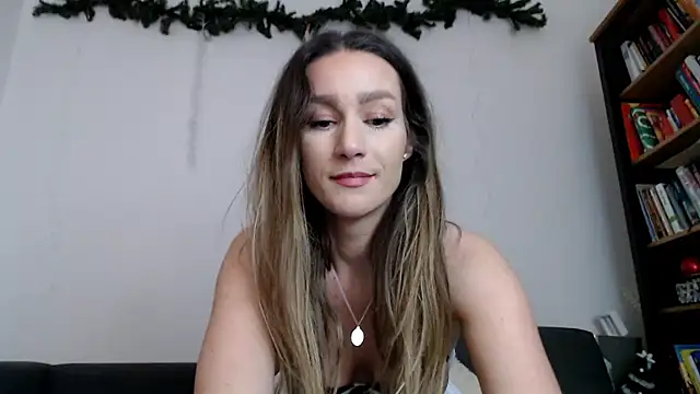 Snapshot of ChocoBelle chatting on 02-02-25, 09:13 ChocoBelle online show from 02-02-25, 09:13