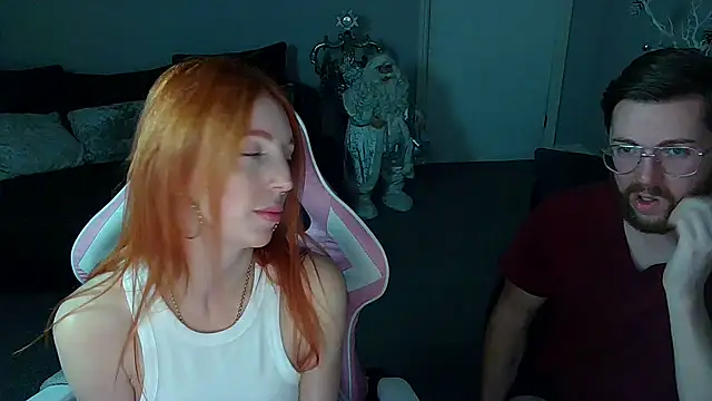 Red firesquirt online show from 12-12-24, 09:04