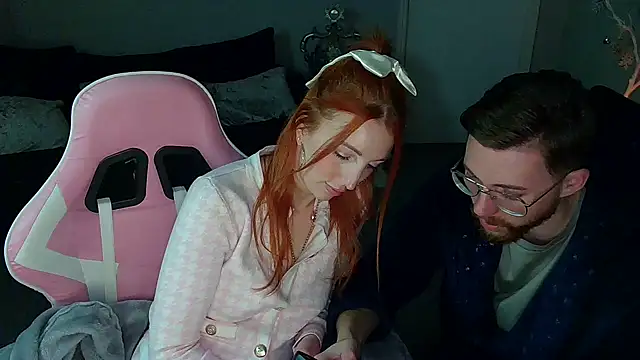 Red firesquirt online show from 12-22-24, 09:09