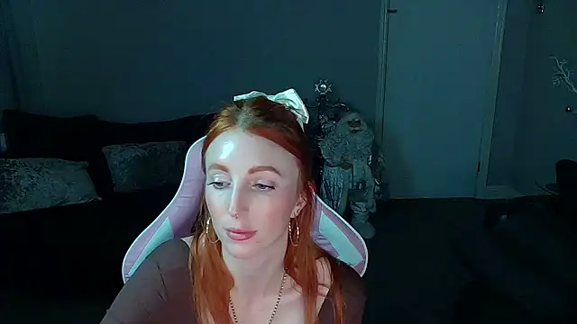 Red firesquirt online show from 12-23-24, 09:40