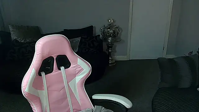 Red firesquirt online show from 02-03-25, 09:39