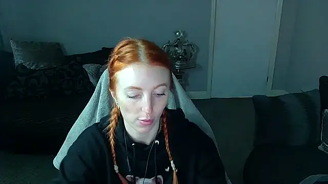 Red firesquirt online show from 02-04-25, 02:43