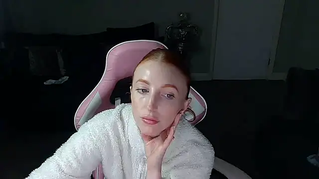 Red firesquirt online show from 02-12-25, 02:43