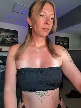 BunnyDiamond1 online show from 06-26-26, 07:46