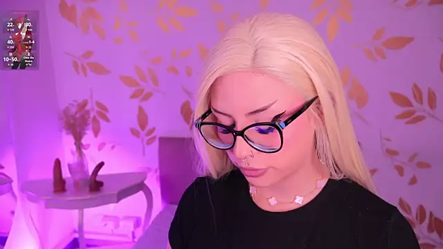 Snapshot of Misselektra__ chatting on 02-13-26, 05:47 Misselektra online show from 02-13-26, 05:47