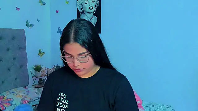 mabellfox online show from 12-10-24, 07:11