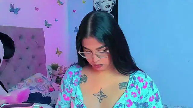 mabellfox online show from 12-13-24, 04:05