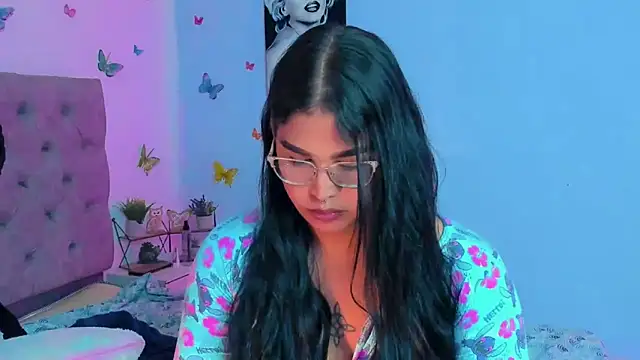 mabellfox online show from 12-13-24, 07:10