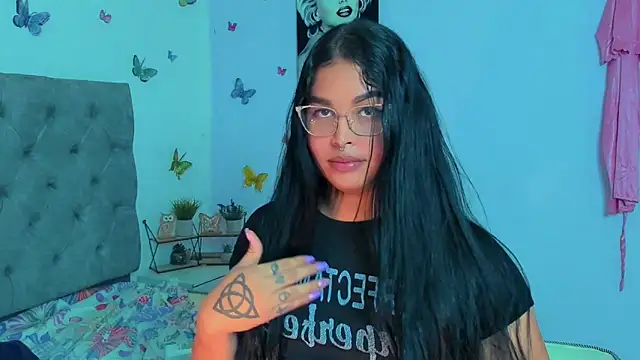 mabellfox online show from 12-30-24, 05:15