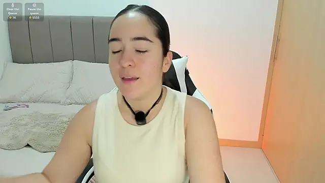 soyamandaa  online show from 12-22-25, 10:40