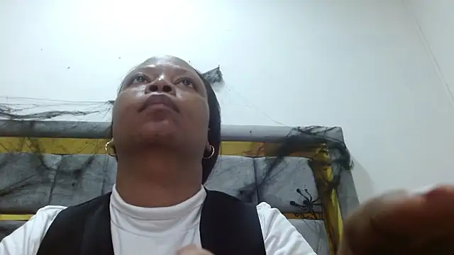 Snapshot of Cholatin chatting on 10-29-25, 01:35 Cholatin online show from 10-29-25, 01:35