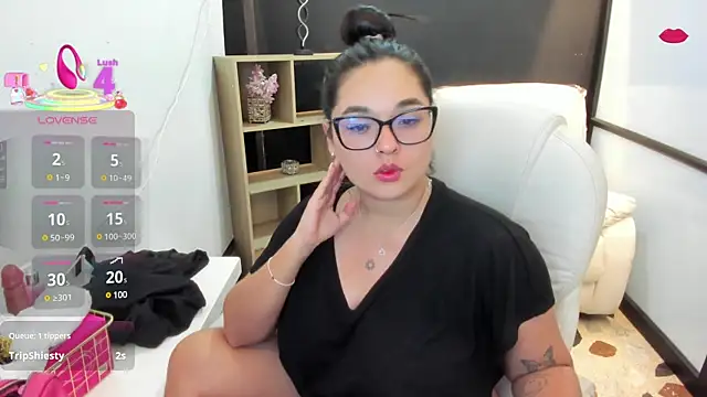 CelesteBrucee online show from 02-08-25, 05:40