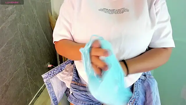 CelesteBrucee online show from 04-18-26, 09:37