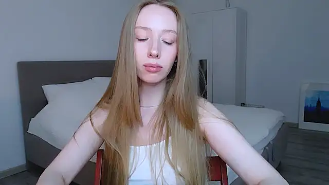 Snapshot of Luna_insniity chatting on 12-12-24, 02:59 Luna insniity online show from 12-12-24, 02:59