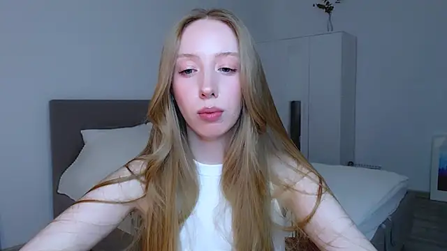 Snapshot of Luna_insniity chatting on 12-13-24, 07:53 Luna insniity online show from 12-13-24, 07:53