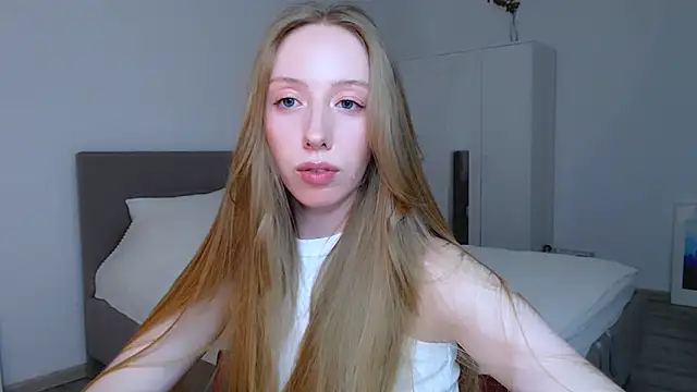 Snapshot of Luna_insniity chatting on 12-13-24, 10:55 Luna insniity online show from 12-13-24, 10:55