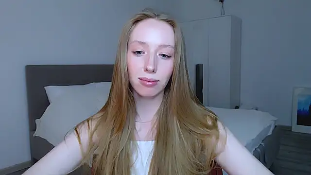 Snapshot of Luna_insniity chatting on 12-23-24, 01:40 Luna insniity online show from 12-23-24, 01:40