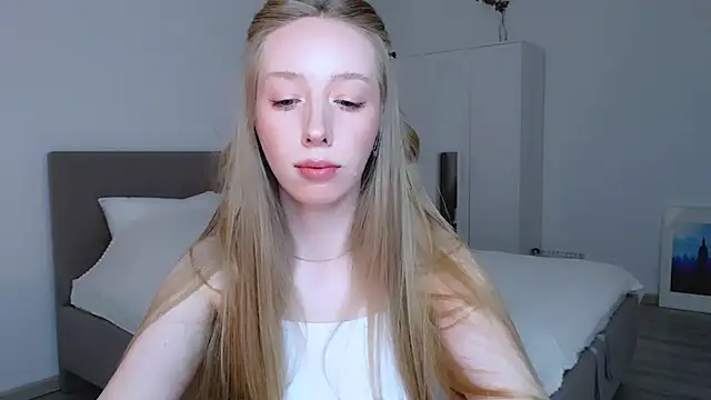 Snapshot of Luna_insniity chatting on 01-12-25, 09:08 Luna insniity online show from 01-12-25, 09:08