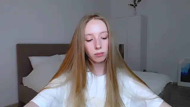 Snapshot of Luna_insniity chatting on 01-19-25, 11:43 Luna insniity online show from 01-19-25, 11:43