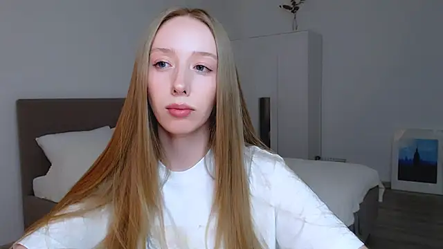 Snapshot of Luna_insniity chatting on 01-26-25, 01:52 Luna insniity online show from 01-26-25, 01:52