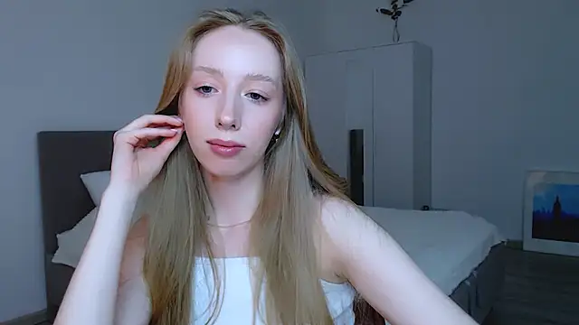 Snapshot of Luna_insniity chatting on 02-05-25, 11:17 Luna insniity online show from 02-05-25, 11:17