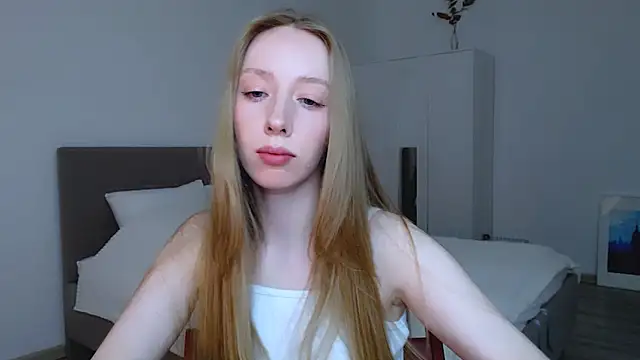 Snapshot of Luna_insniity chatting on 02-16-25, 10:54 Luna insniity online show from 02-16-25, 10:54