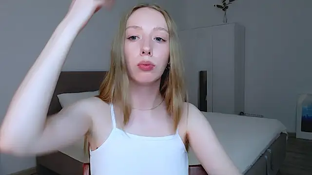 Snapshot of Luna_insniity chatting on 02-20-25, 11:32 Luna insniity online show from 02-20-25, 11:32