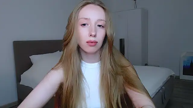 Snapshot of Luna_insniity chatting on 02-26-25, 06:54 Luna insniity online show from 02-26-25, 06:54