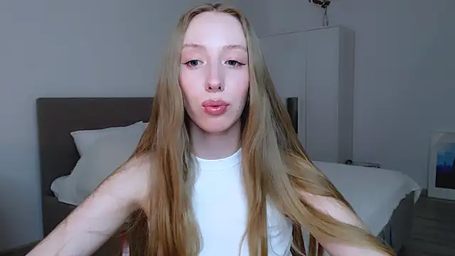 Snapshot of Luna_insniity chatting on 03-05-25, 11:16 Luna insniity online show from 03-05-25, 11:16