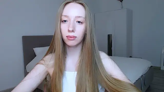 Snapshot of Luna_insniity chatting on 03-15-25, 10:33 Luna insniity online show from 03-15-25, 10:33