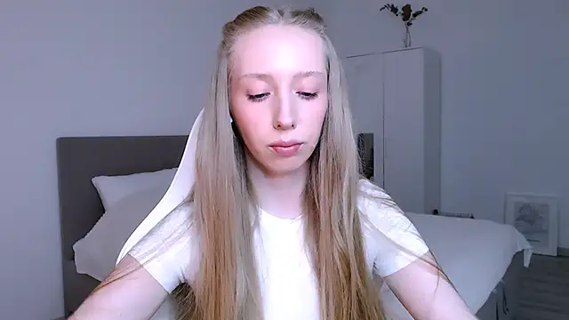 Luna insniity online show from 01-12-26, 08:03