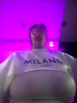 Hotasiansensation online show from 12-17-25, 04:24