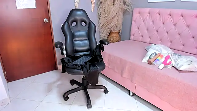 Anahi falcon online show from 03-03-26, 07:42